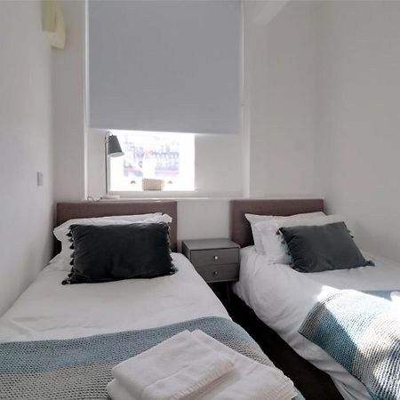 Sound Of The Sea - Ilfracombe Apartment ภายนอก รูปภาพ