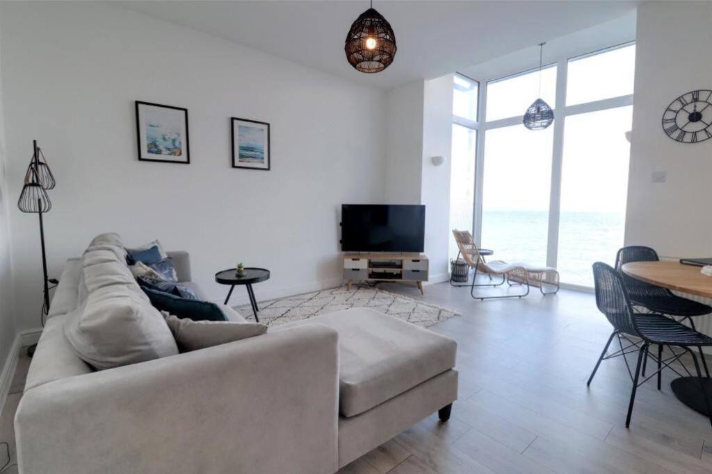 Sound Of The Sea - Ilfracombe Apartment ภายนอก รูปภาพ