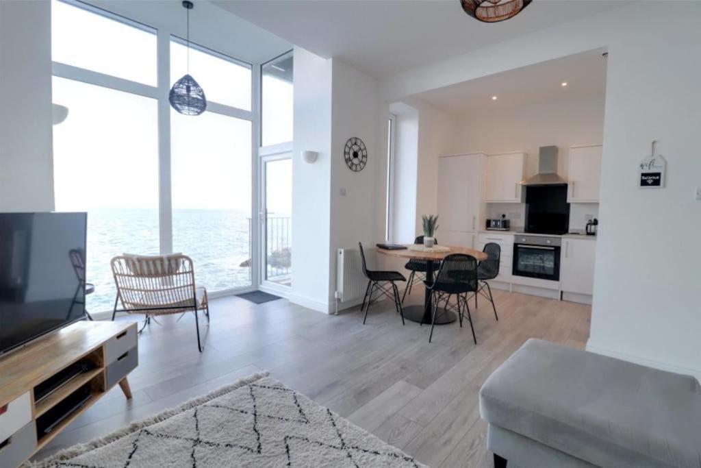 Sound Of The Sea - Ilfracombe Apartment ภายนอก รูปภาพ